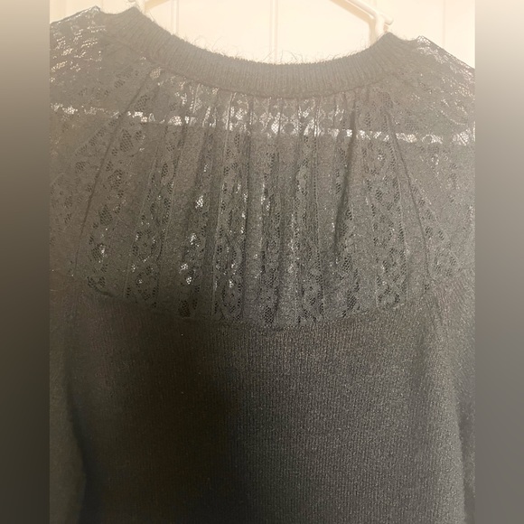 Express Lightweight Stretchy Crewneck sweater - Picture 5 of 8